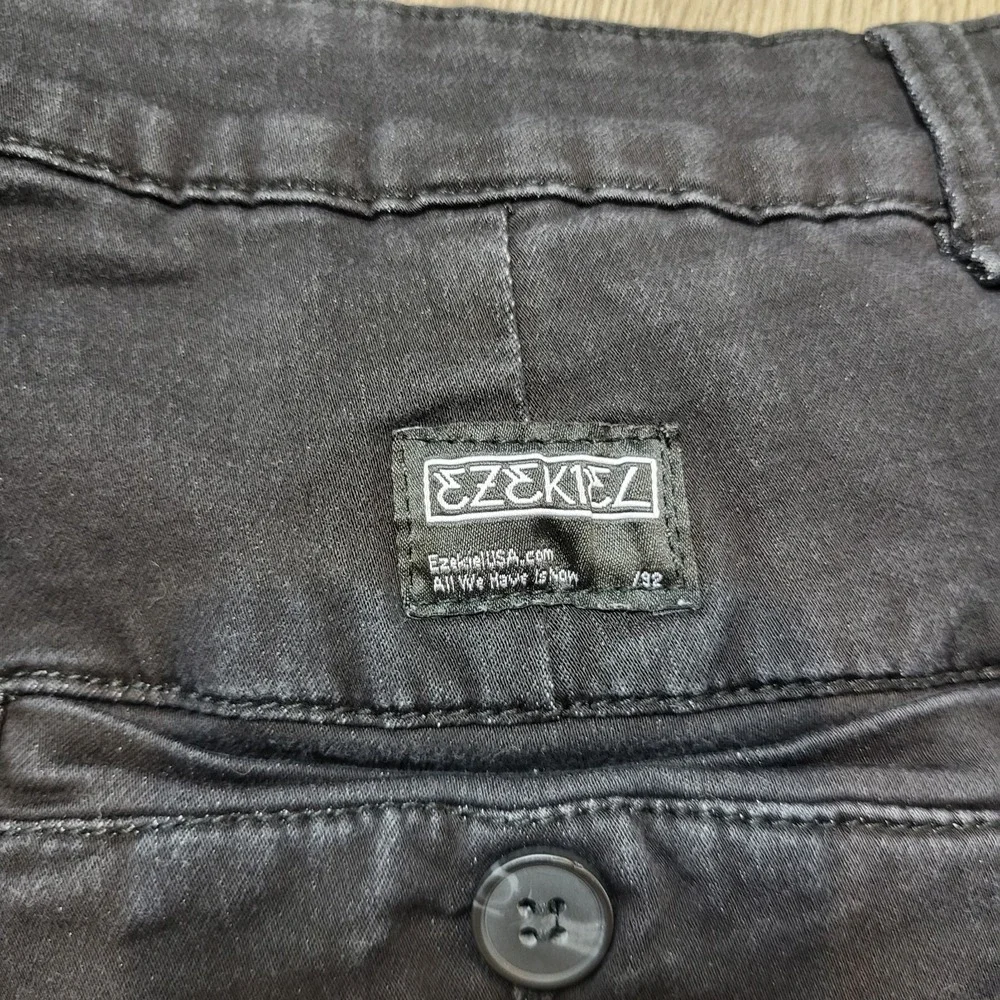 Ezekiel Men's Black Shorts Elastic Size 36 Waist 9